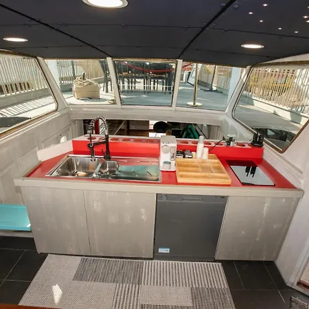 Superbe Experience A Bord! Hotel en barco